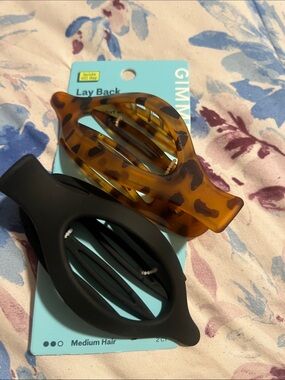 2-Pack Lay Back Hair Claws – Black & Tortoiseshell